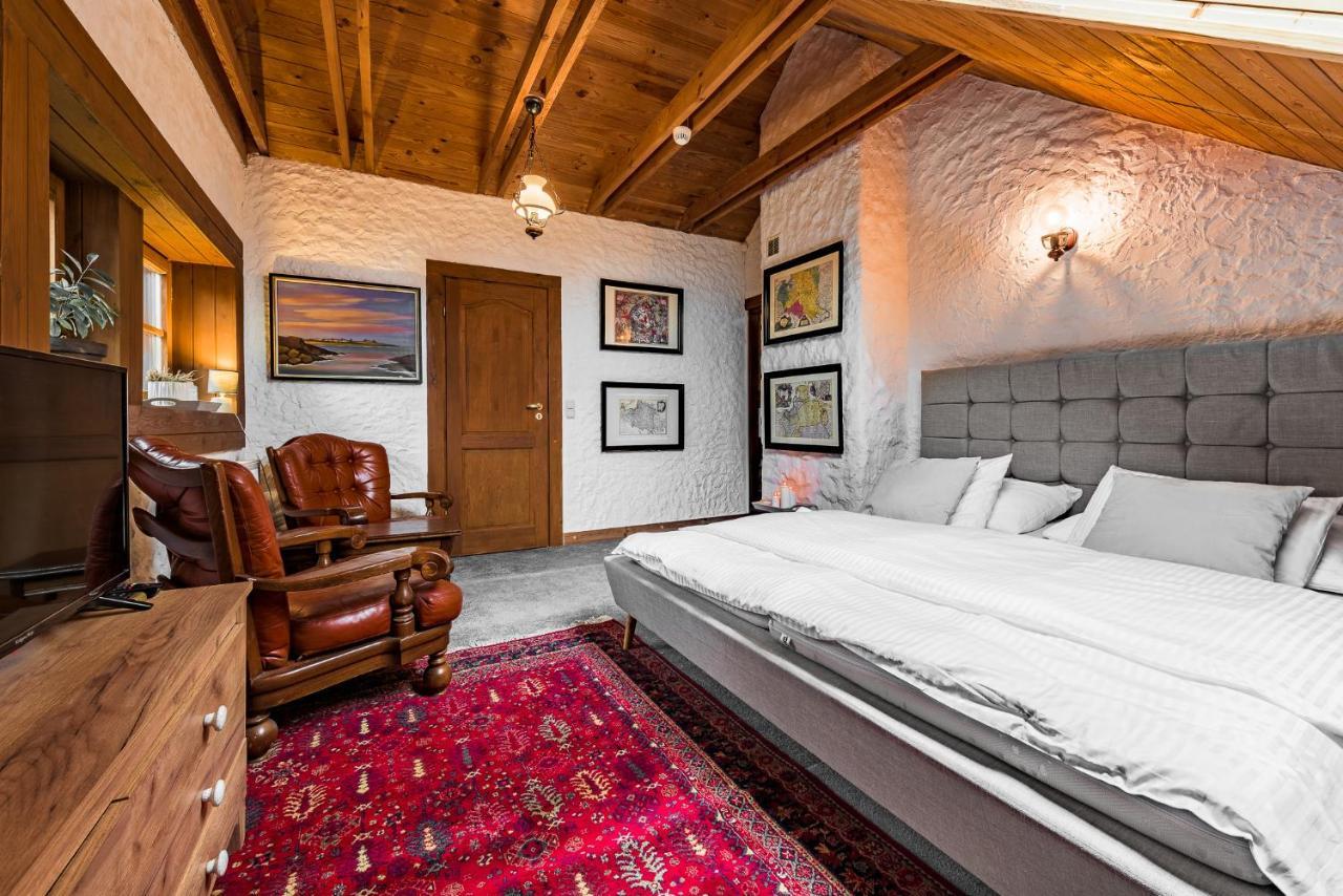 Dworek Wiktorowo Hotel Budki Petrykowskie Exterior foto